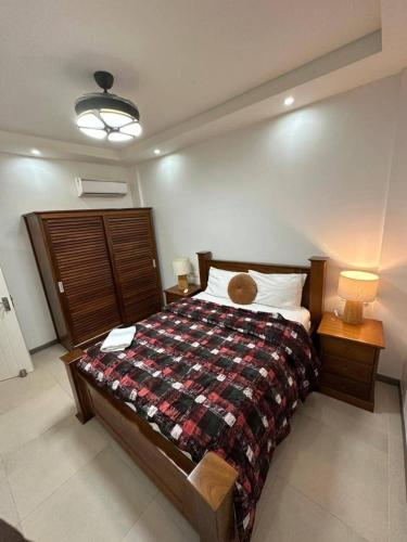 Postel nebo postele na pokoji v ubytování Truro Apartment Retreat