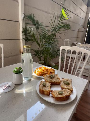 Jídlo v hotelu nebo okolí