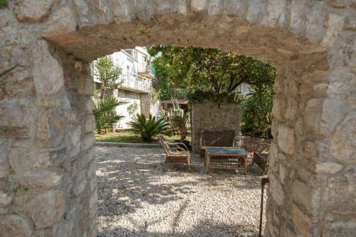 Jardin de l'établissement LaRos Apt