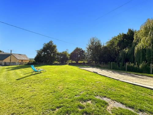 Κήπος έξω από το Charmant Gîte - Jardin, Billard & Pétanque