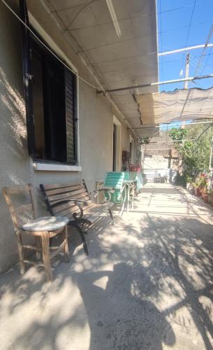 Μπαλκόνι ή βεράντα στο Ambeli