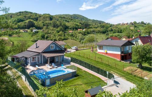 Amazing Home In Sveti Kriz