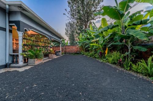 Taman di luar Cite Homes