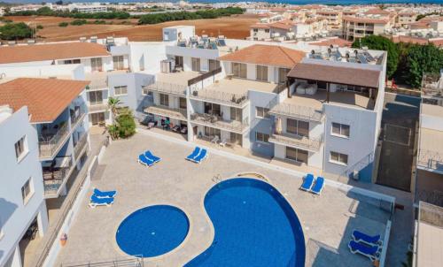 Serenity Apartment with Pool