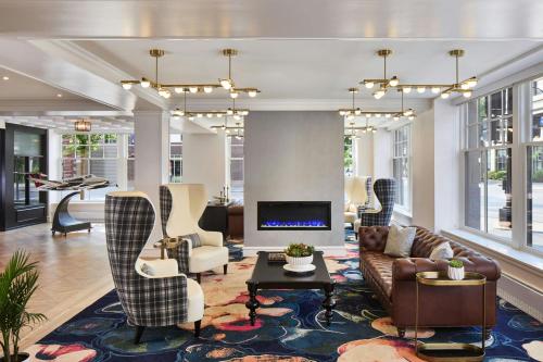 Χώρος καθιστικού στο The Olive Ann Hotel, Grand Forks, a Tribute Portfolio Hotel