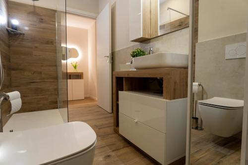 LECCO LAKE SUITE Dante 20 Balcony e Wi-Fi photo 3