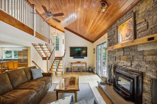 Μια τηλεόραση ή/και κέντρο ψυχαγωγίας στο Maple House