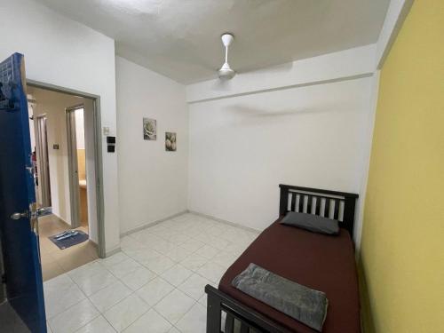 Postel nebo postele na pokoji v ubytování Sunny Grove 3 ROOMS by EZYHOME MELAKA
