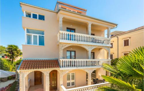 Cozy Apartment In Malinska With Wifi