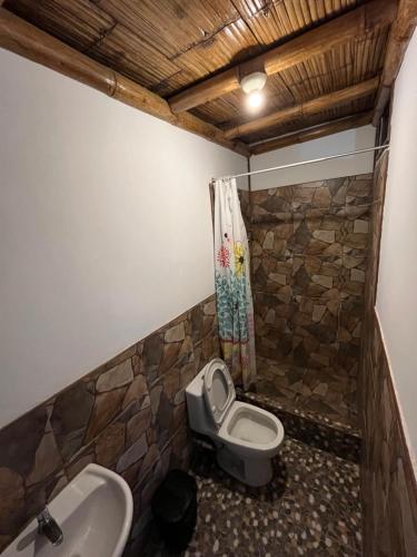 Ένα μπάνιο στο Casa Lobos Negгitos