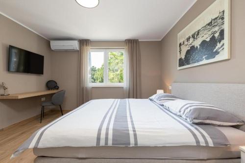 Apartments by the sea Porec - 24666