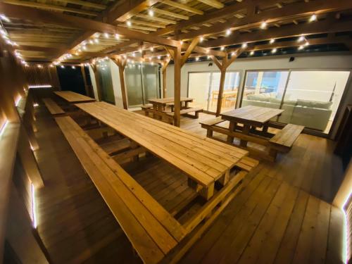 Galeriebild der Unterkunft 時間を忘れる貸別荘レッドライン in Hatsukaichi
