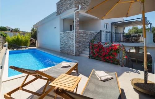 Cozy Home In Maslinica