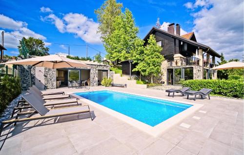 Awesome Home In Karlovac With Sauna