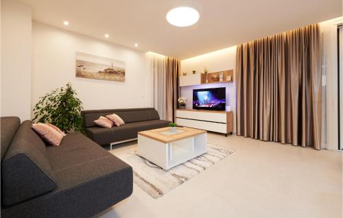 Beautiful Home In Trogir
