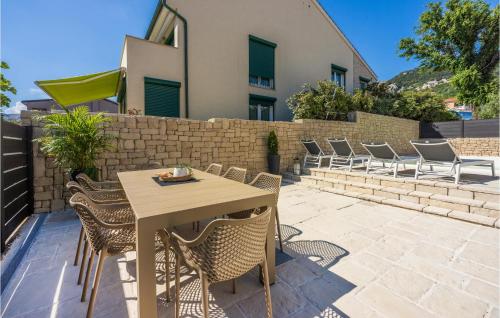 Awesome Home In Baska