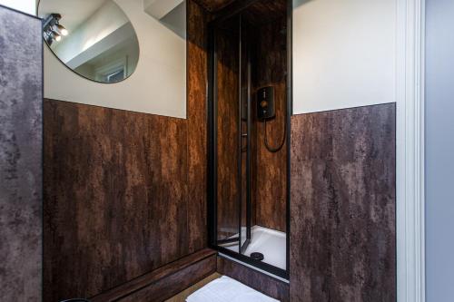 Ένα μπάνιο στο Chester Apartment with Nice Outdoor Views