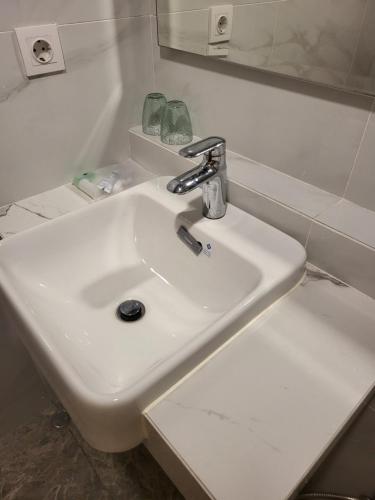 Bilik mandi di The Smith 1BR Alam Sutera