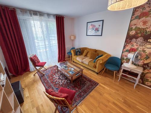 Spacieux et calme, style parisien, toutes commodités, idéal pour un séjour authentique