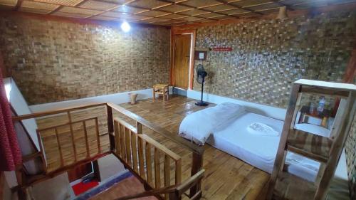 Postel nebo postele na pokoji v ubytování Giri Raj Resort Bandarban