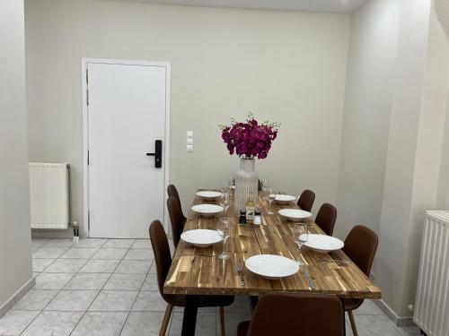 Residence for 6 persons in centre of Loutraki & 300 meters from the beach!