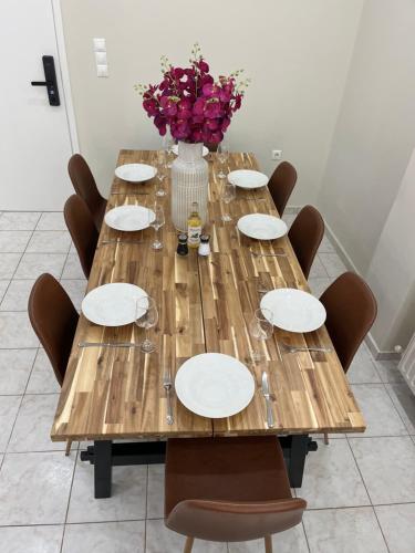Residence for 6 persons in centre of Loutraki & 300 meters from the beach!