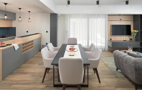 Gorgeous Home In Makarska With Sauna