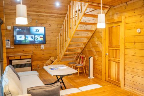 HAL Cottage
