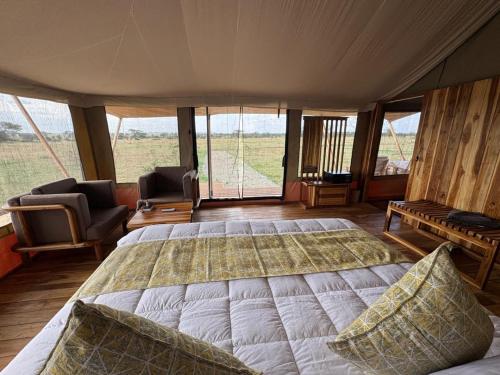 Gallery image of Dove Serengeti Luxury Camp in Serengeti National Park