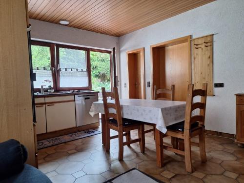 Η κουζίνα ή μικρή κουζίνα στο Ferienwohnung am Backhaus 3