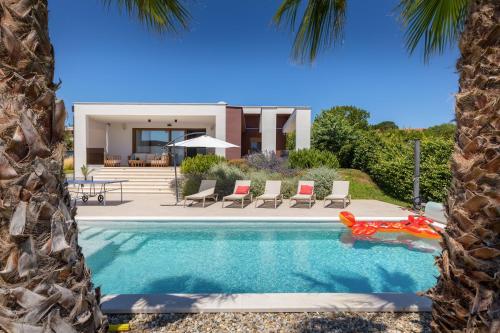 Villa GROFICA - luxury and romance with heated pool, jacuzzi, tavern and proximity to the sea, Pula - Istria