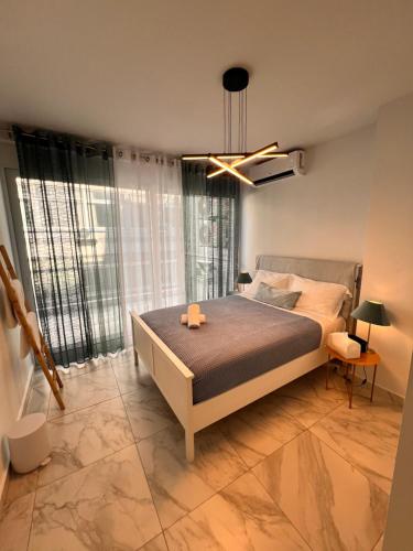 Casa de Tres Hermanos in the heart of Athens
