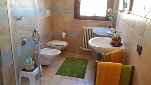 A bathroom at Il borgo