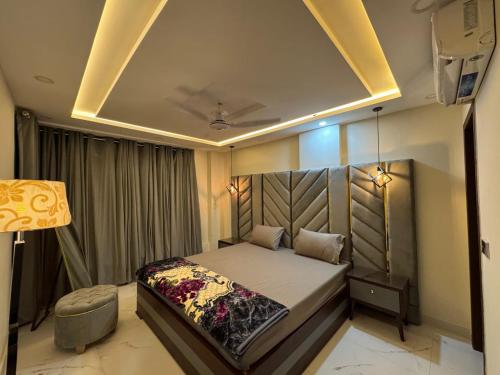 Afbeelding uit fotogalerij van Staycation Apartments in Lahore
