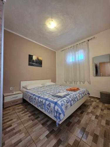 Apartment Ema
