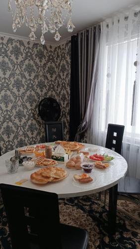 Mad på pensionatet eller i nærheden