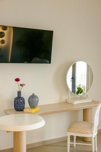 TV a/nebo společenská místnost v ubytování Alley Boutique Hotel and Spa