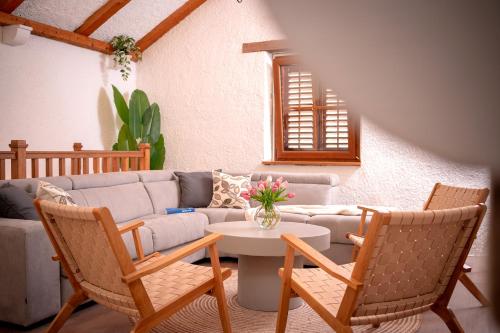 Villa Marea - Old Town Retreat