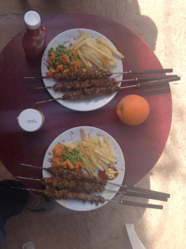 Makanan di atau berdekatan riad ini