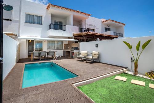 FAMILY HOME WITH POOL AND SEA VIEW by LoveTenerife