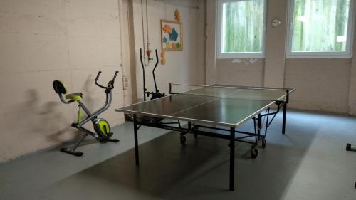 Πινγκ πονγκ στο Schwarzwaldstübchen "Gran Vista" mit Schwimmbad ή εκεί κοντά