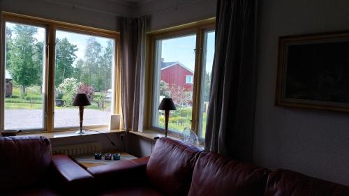 Posezení v ubytování Lillvikens Gästhuset och Stugor