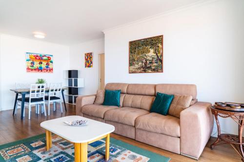 GuestReady - Caniço city view
