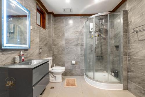 Koupelna v ubytování Bali-Inspired Villa with Private Pool ,Sleeps 10