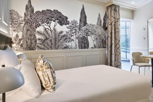 Posy Hotel by Happyculture