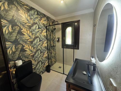 TV a/nebo společenská místnost v ubytování Villa with private pool -Palma Ambassador Center ETV14825