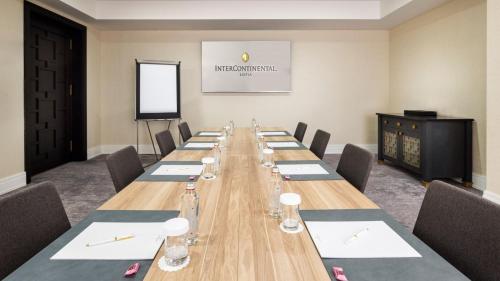 InterContinental Sofia by IHGにあるビジネスエリアまたは会議室
