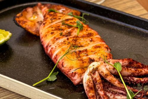 ホテルの敷地内または近くでの食事または食べ物