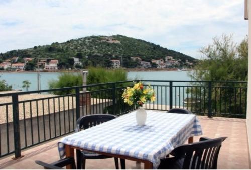 Waterfront Apartments – Photos 2