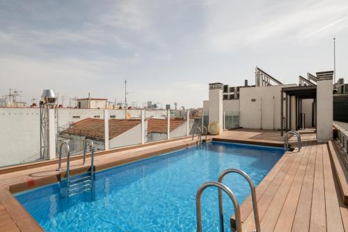 Naima - 2 bedrooms and pool in Trafalgar